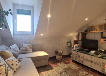 Soggiorno - Attico via Canevari, 19, Genova (zona Marassi) - foto 2