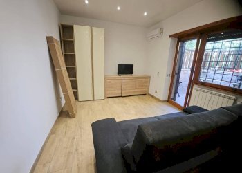 Camera da letto - One-room apartment via Danilo Stiepovich, Roma (neighborhood Lido di Ostia) - photo 15