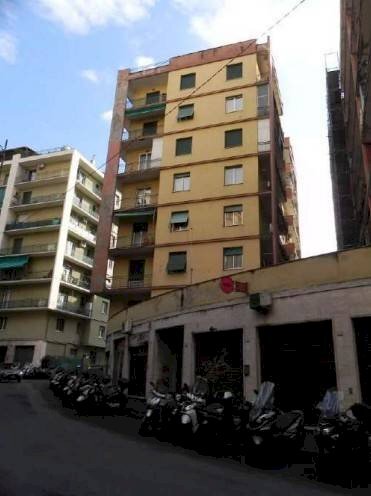 Facciata - Bilocale all'asta via Aldo Manuzio, 17, Genova (zona Marassi) - foto 1