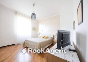 Camera da letto - Three-room apartment via Nicolò Copernico, 15, Genova (neighborhood San Martino) - photo 12