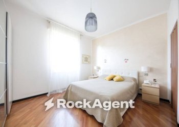 Camera da letto - Three-room apartment via Nicolò Copernico, 15, Genova (neighborhood San Martino) - photo 13