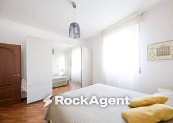 Camera da letto - Three-room apartment via Nicolò Copernico, 15, Genova (neighborhood San Martino) - photo 14