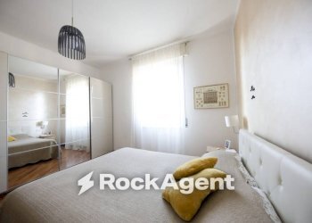 Camera da letto - Three-room apartment via Nicolò Copernico, 15, Genova (neighborhood San Martino) - photo 15