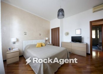 Camera da letto - Three-room apartment via Nicolò Copernico, 15, Genova (neighborhood San Martino) - photo 17
