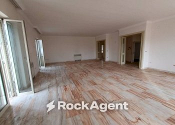 Cucina - Appartamento via Regina Elena, 25, Trepuzzi - foto 26