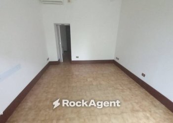 Camera da letto - Negozio via Raffaello Sanzio, 108, Senigallia - foto 5