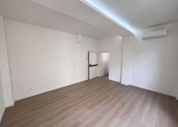 soggiorno - Bilocale via Andrea Costa, Bologna (zona Costa Saragozza) - foto 3