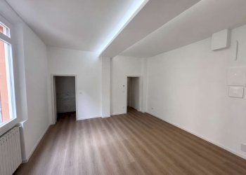 soggiorno - Bilocale via Andrea Costa, Bologna (zona Costa Saragozza) - foto 4