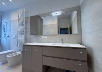 bagno - Bilocale via Andrea Costa, Bologna (zona Costa Saragozza) - foto 13