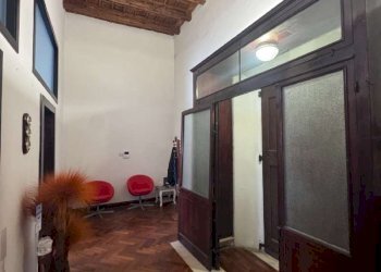 ingresso/reception - Office via Garibaldi, Bologna (neighborhood Centro Storico) - photo 3