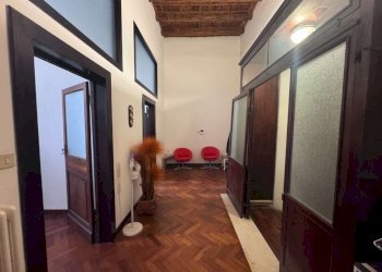 ingresso/reception - Office via Garibaldi, Bologna (neighborhood Centro Storico) - photo 4
