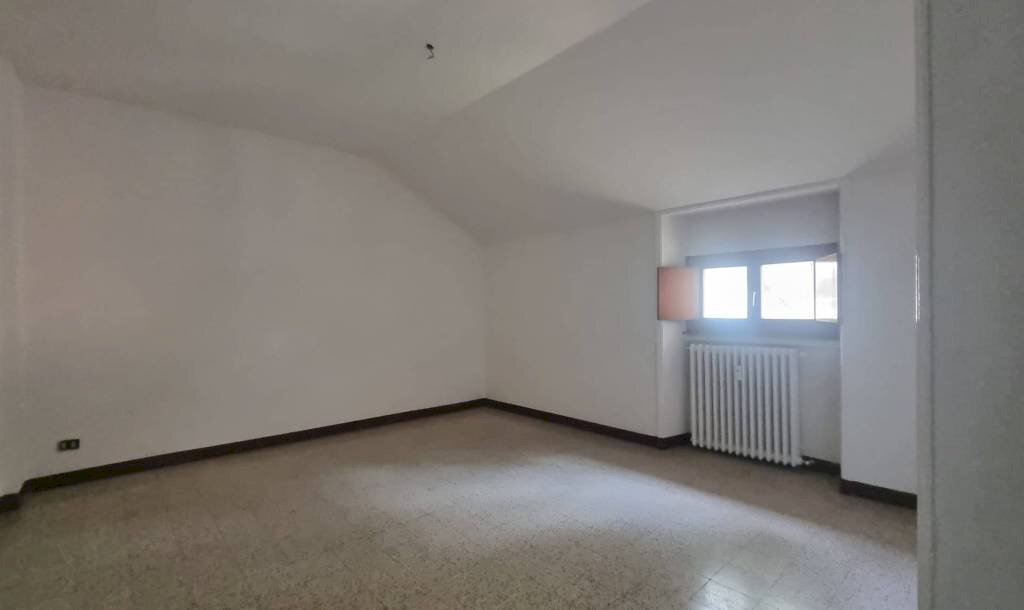 Camera da letto - Three-room apartment via dei Vestini, 7, L'Aquila - photo 2