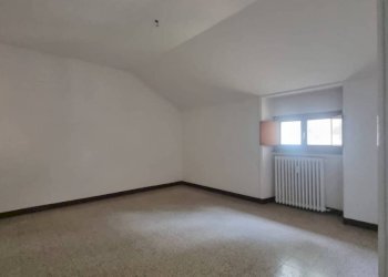 Camera da letto - Three-room apartment via dei Vestini, 7, L'Aquila - photo 2
