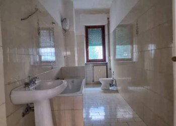 Bagno - Four-room apartment via dei Peligni, 3, L'Aquila - photo 6