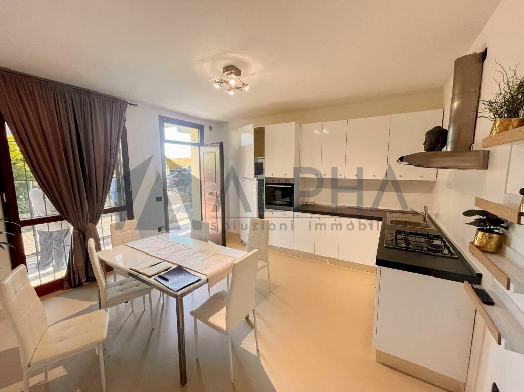 Cucina - Appartamento via del Fabbro, 10, Ravenna (zona San Pietro in Vincoli) - foto 1