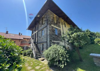 Independent house Via Mombarone, 14 
 Centro, Donato - photo 1