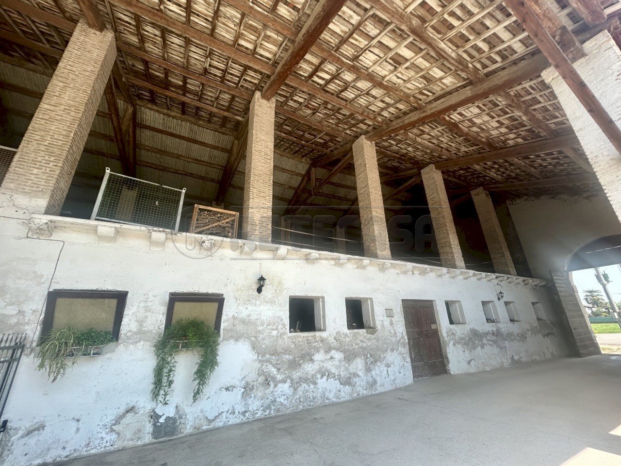 IMG_0117 - Warehouse Via Camatte 1, Bolzano Vicentino - photo 1