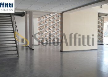 VETRINEC.jpg - Locale Commerciale Via Como 16, Varedo - foto 3