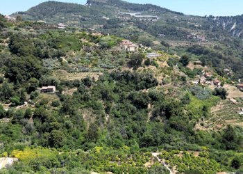 23 - Portion of a house Via Felice Cascione 19, Ventimiglia - photo 12
