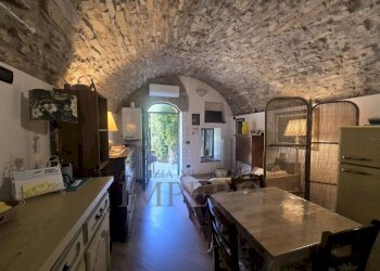 10 - Portion of a house Via Felice Cascione 19, Ventimiglia - photo 15