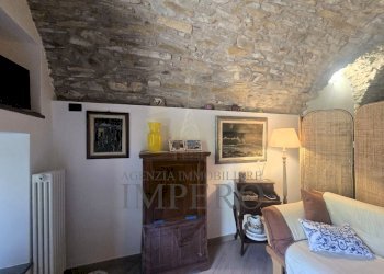 13 - Portion of a house Via Felice Cascione 19, Ventimiglia - photo 25