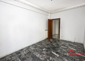 5.3 camera2.jpg - Appartamento TRAVERSA ALLA COSTA  4, Genova (zona Sestri Ponente) - foto 20