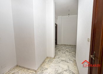 8.0 corridoio.jpg - Appartamento TRAVERSA ALLA COSTA  4, Genova (zona Sestri Ponente) - foto 25