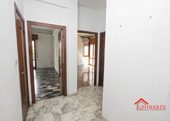 8.1 corridoio.jpg - Appartamento TRAVERSA ALLA COSTA  4, Genova (zona Sestri Ponente) - foto 26