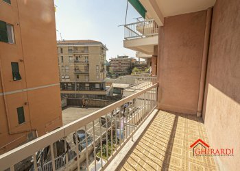 10.0 balcone2.jpg - Appartamento TRAVERSA ALLA COSTA  4, Genova (zona Sestri Ponente) - foto 30
