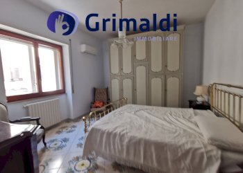 letto - Appartamento Via Nicola Fasano 5, Pozzuoli - foto 12