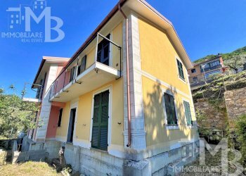 FACCIATA ANGOLO EST - Two-room apartment Via Posato 19, Avegno - photo 2