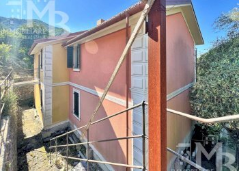 INGRESSI - Two-room apartment Via Posato 19, Avegno - photo 4