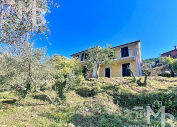 CASA E TERRENO - Three-room apartment Via Posato 30, Avegno - photo 4