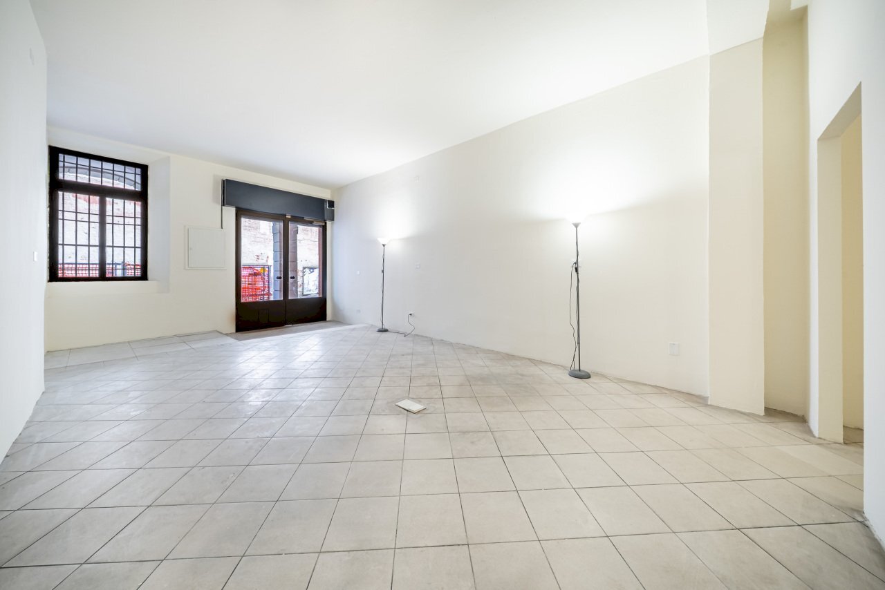 Foto-21 - Commercial Premises Via dell'Abbadia 4b, Bologna (neighborhood Centro Storico) - photo 2