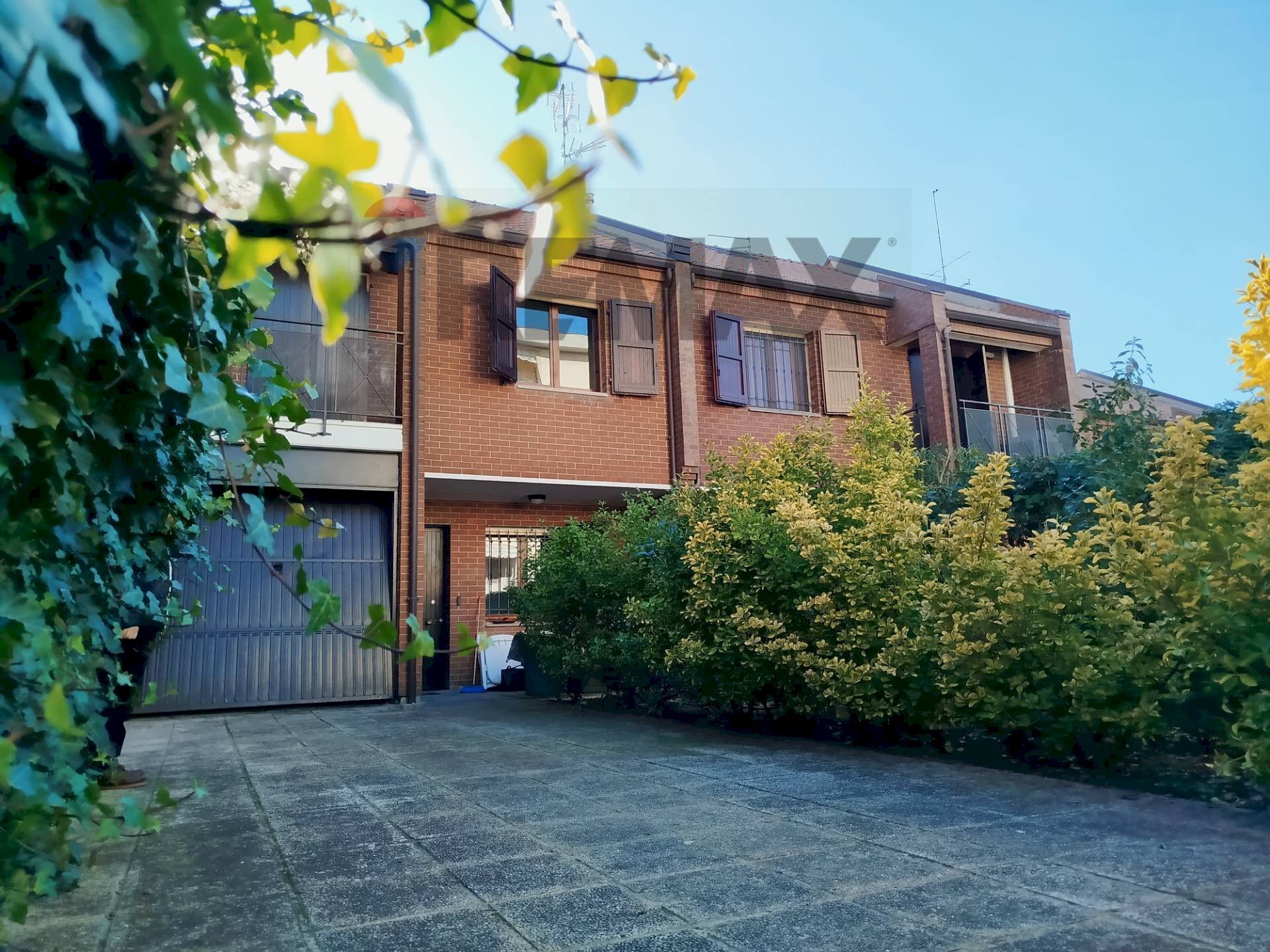 Villa a Schiera Via Beltrama, 149 
 San Felice sul Panaro, San Felice sul Panaro - foto 1