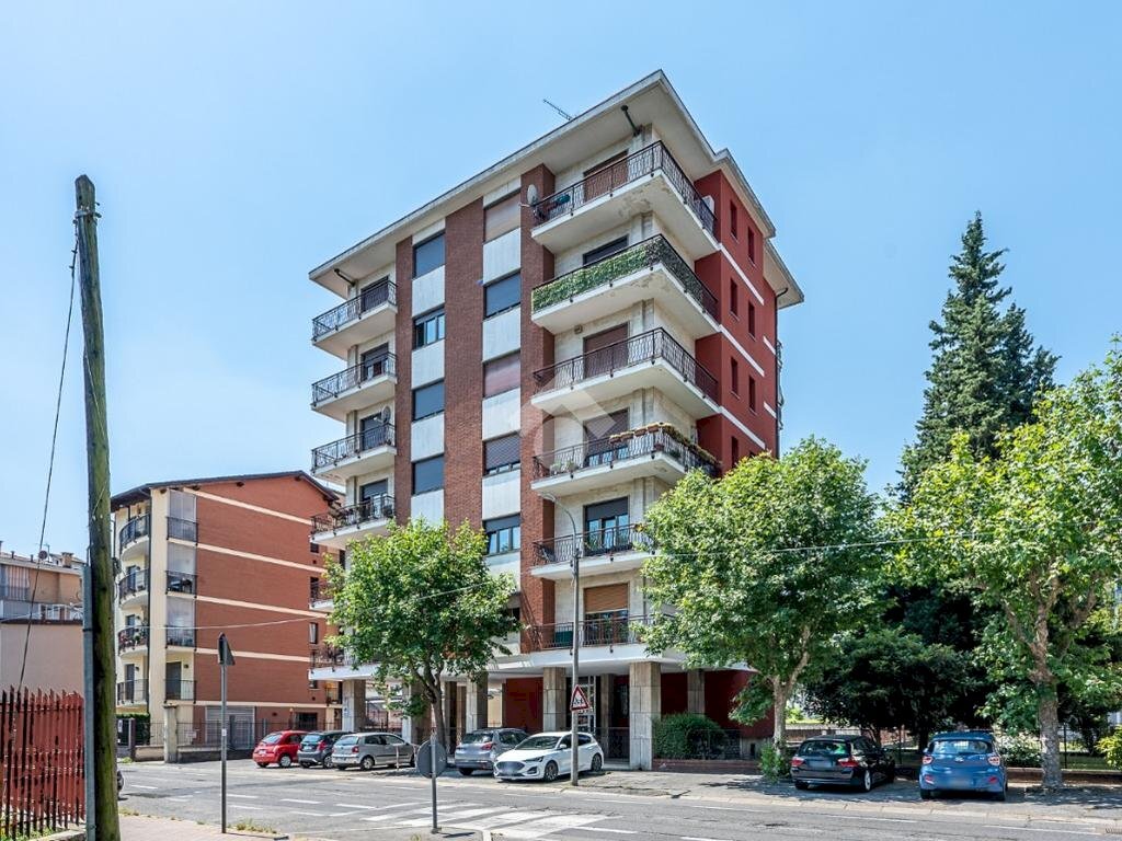 Four-room apartment Via giacomo leopardi, Collegno - photo 1