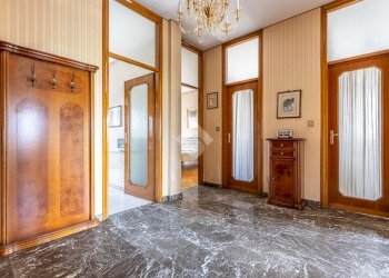 Four-room apartment Via giacomo leopardi, Collegno - photo 2