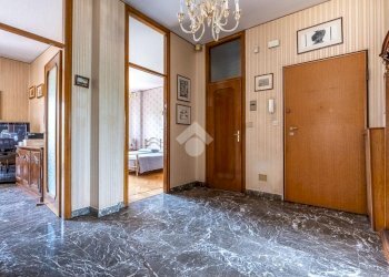 Four-room apartment Via giacomo leopardi, Collegno - photo 3