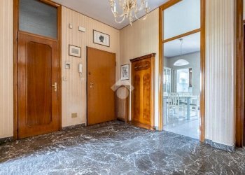 Four-room apartment Via giacomo leopardi, Collegno - photo 4