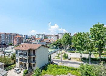 Four-room apartment Via giacomo leopardi, Collegno - photo 13