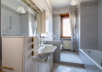 Four-room apartment Via giacomo leopardi, Collegno - photo 32