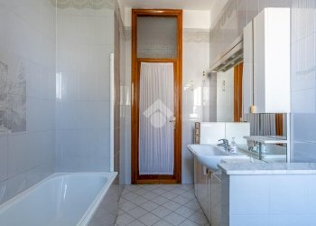 Four-room apartment Via giacomo leopardi, Collegno - photo 33