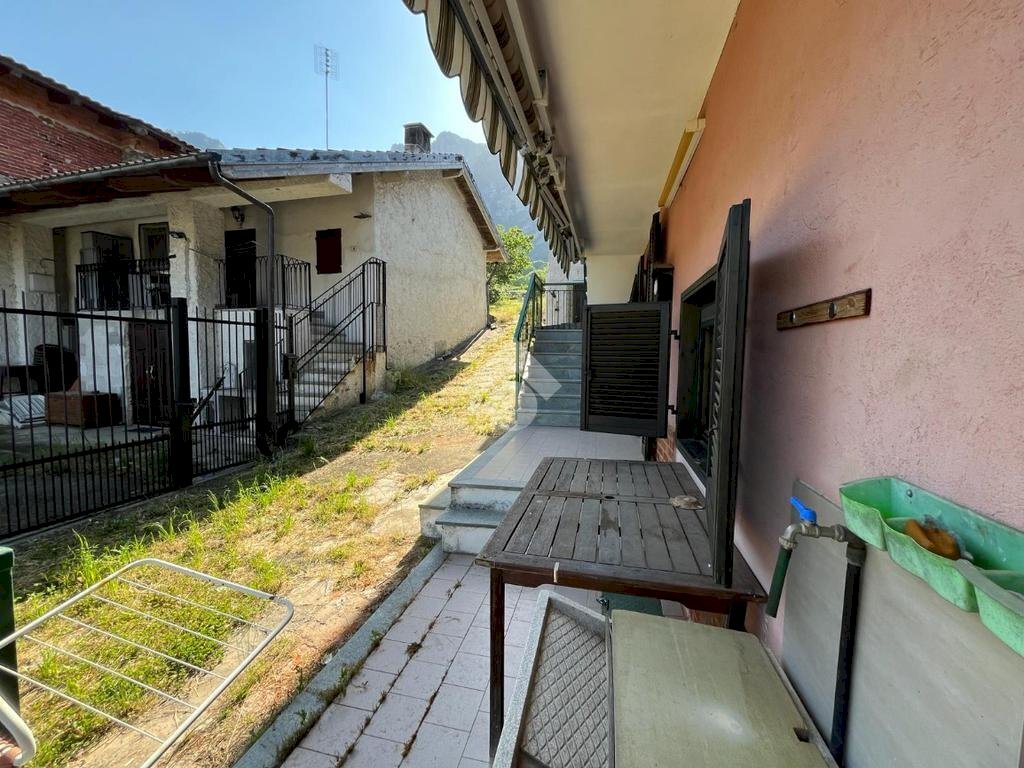 Villa a Schiera Via ai Monti, Envie - foto 2
