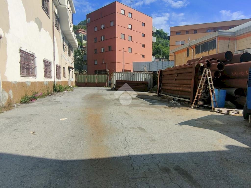 Shed via vezzani, Genova (neighborhood Rivarolo) - photo 1