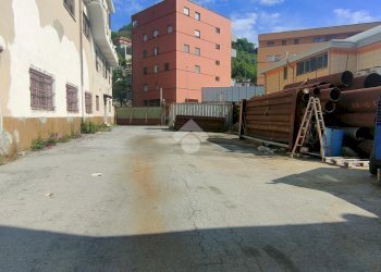 Shed via vezzani, Genova (neighborhood Rivarolo) - photo 1