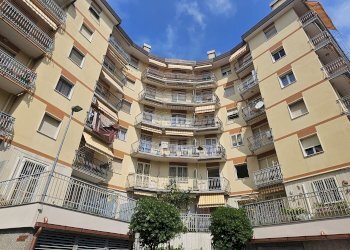 Quadrilocale VIA PAOLO TOSCANELLI, Genova (zona Sestri Ponente) - foto 1