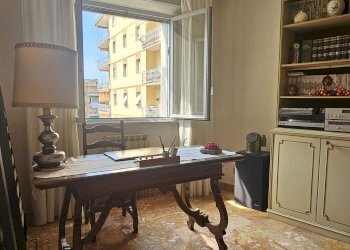 Quadrilocale VIA PAOLO TOSCANELLI, Genova (zona Sestri Ponente) - foto 8