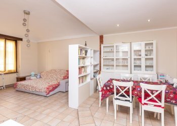 Three-room apartment Via Borgosesia, Torino (neighborhood Parella) - photo 4