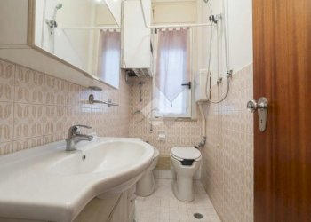 Three-room apartment Viale Francesco Petrarca, Ravenna (neighborhood Lido Adriano) - photo 8