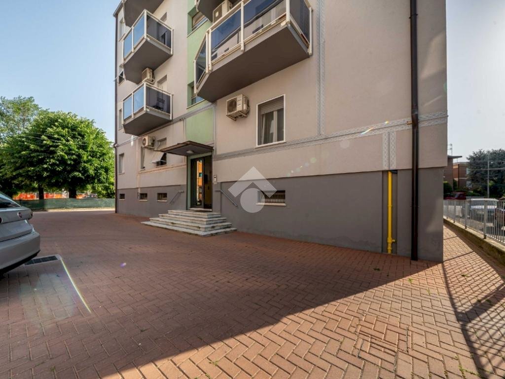 Trilocale Via G. Bertoni, Modena (zona Sacca) - foto 1